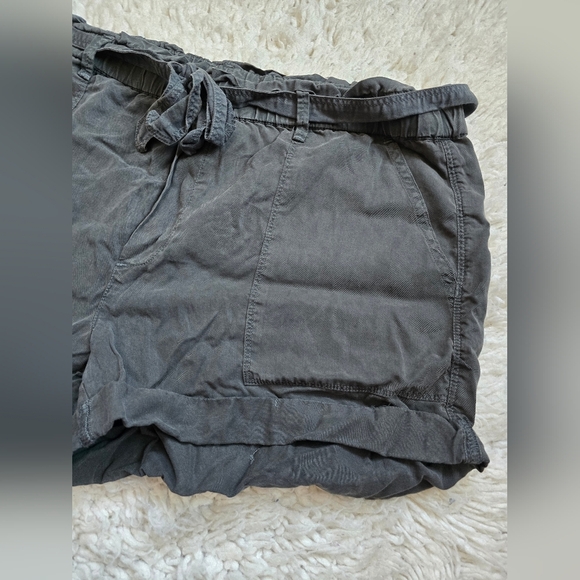 Aerie Women's Gray Casual Shorts - Picture 5 of 8
